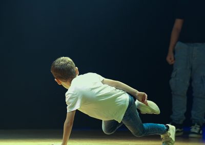 BREAKDANCE